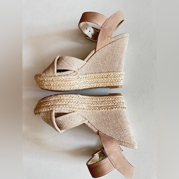 Guess Women's wedged burlap sandals size 6M - Picture 9 of 15